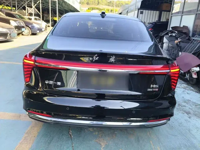 Hongqi H5 — Фото автомобиля 5