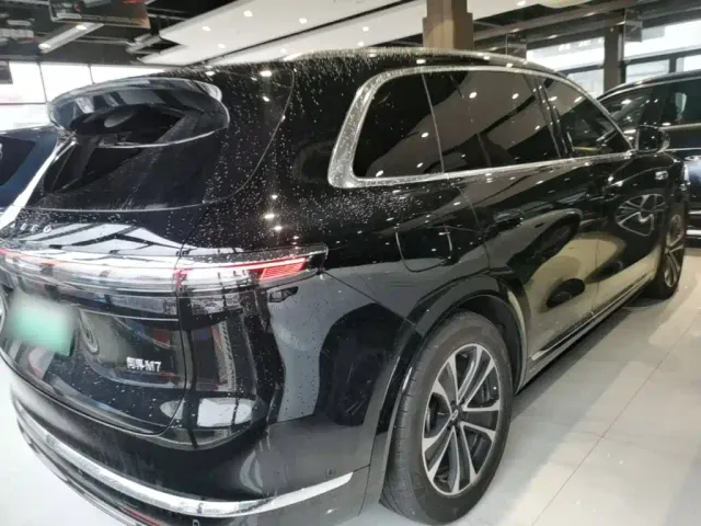 Aito M7 — Фото автомобиля 5