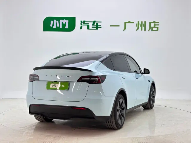 Tesla Model Y — Фото автомобиля 6