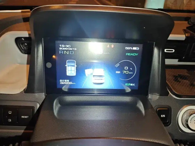 Wuling Hongguang Mini EV — Фото автомобиля 7