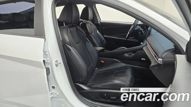 Hyundai Avante CN7 — Фото автомобиля 16