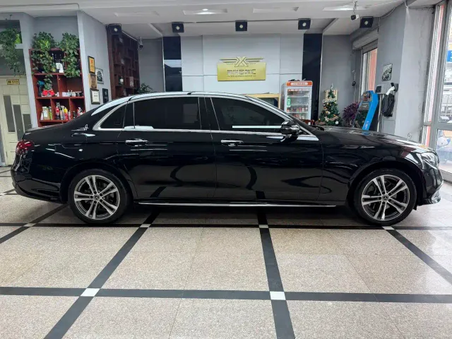 Mercedes-Benz E-Class — Фото автомобиля 7