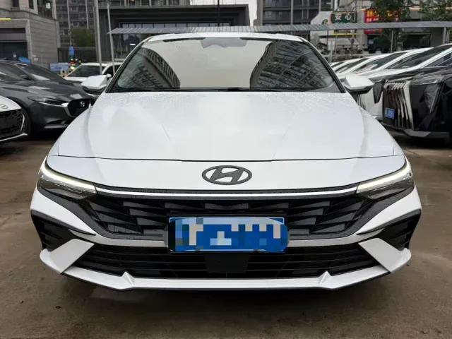 Hyundai Elantra — Фото автомобиля 2