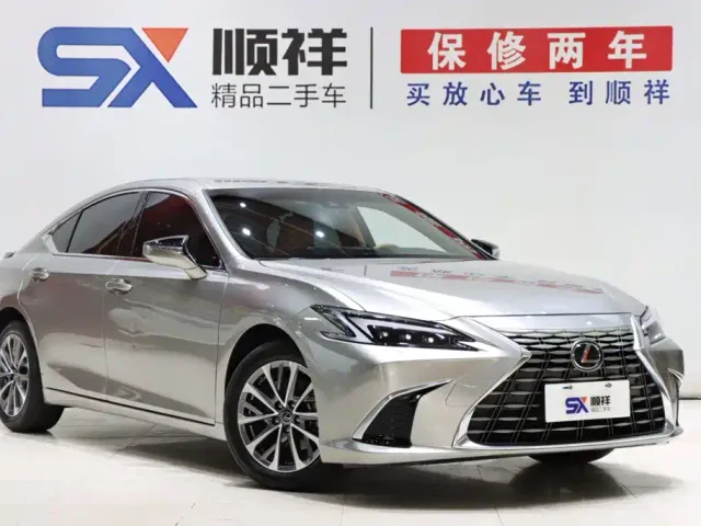 Lexus ES — Фото автомобиля 3