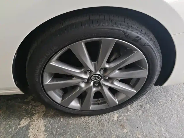 Mazda Axela — Фото автомобиля 6