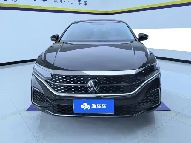 Volkswagen Passat — Фото автомобиля 2