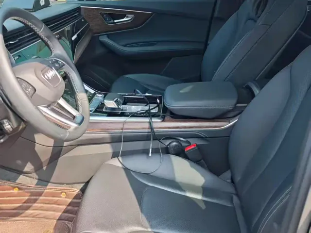 Audi Q7 — Фото автомобиля 6