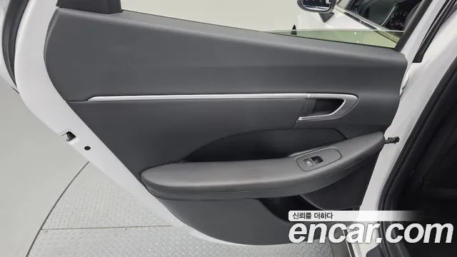 Hyundai Sonata Sonata (DN8) 2.0 LPG(Для проката) — Фото автомобиля 25