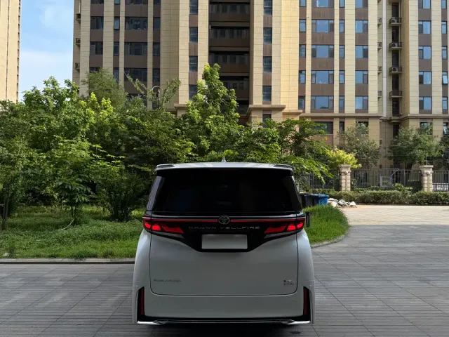 Toyota Vellfire — Фото автомобиля 6
