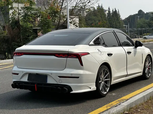 Bestune B70 — Фото автомобиля 11