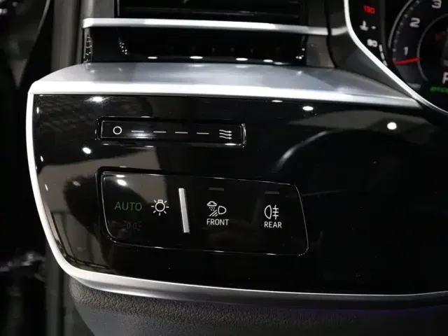 Audi Audi A8 2022 A8L 50 TFSI quattro Comfort Collector's Edition — Фото автомобиля 19