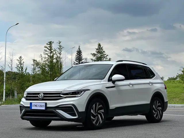 Фотография автомобиля — Volkswagen Tiguan L