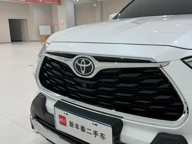 Toyota Highlander — Фото автомобиля 19