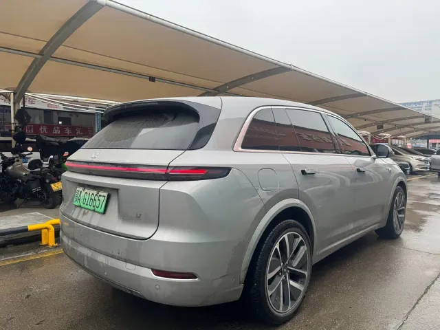 Li Auto L7 — Фото автомобиля 4