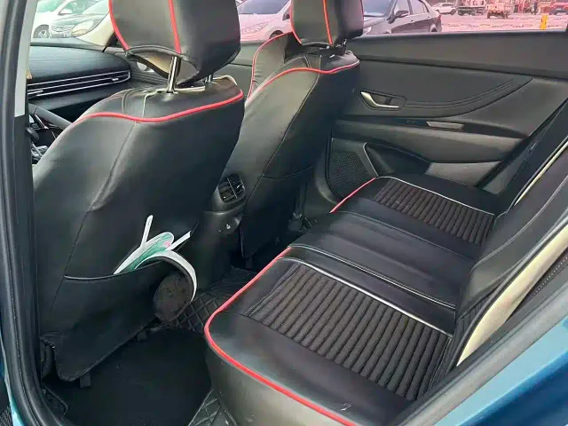 Hyundai Elantra — Фото автомобиля 8