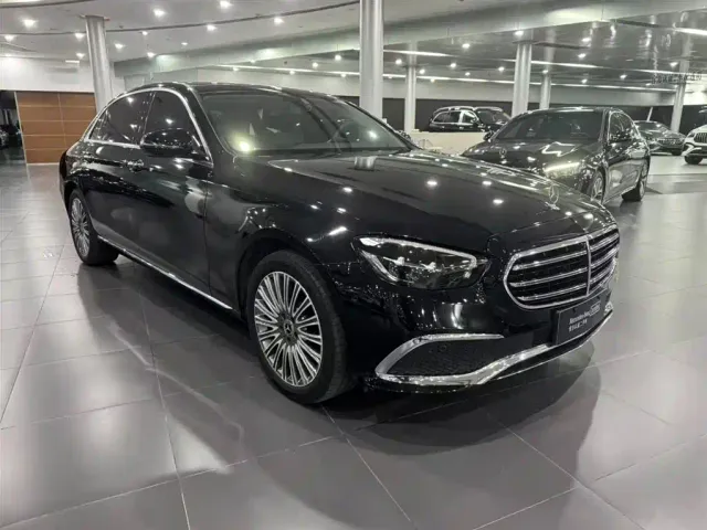 Mercedes-Benz E-Class — Фото автомобиля 7
