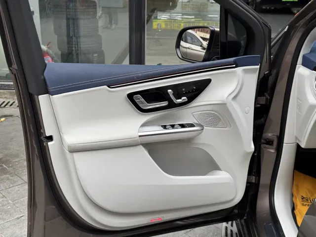 Mercedes-Benz EQE SUV — Фото автомобиля 15