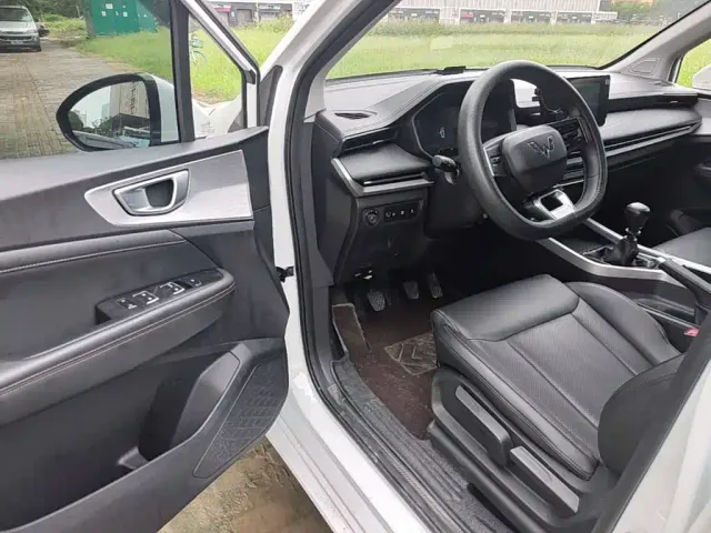 Wuling Jiachen — Фото автомобиля 15