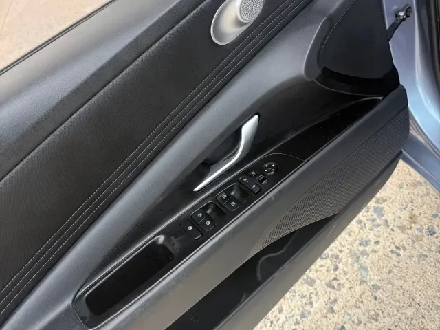 Hyundai Elantra — Фото автомобиля 13