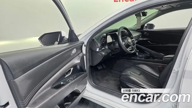 Hyundai Avante CN7 — Фото автомобиля 10