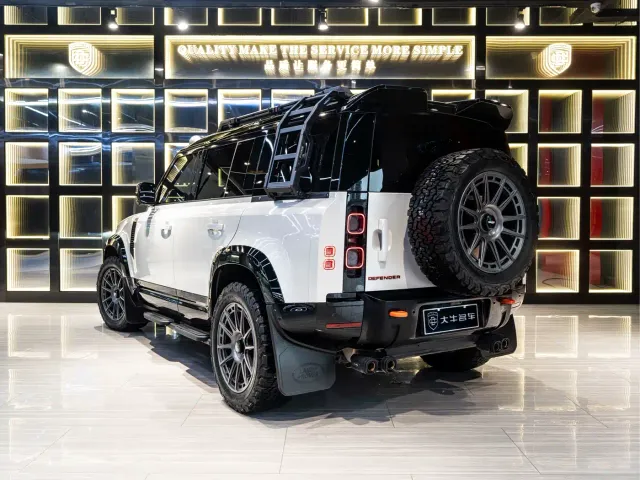 Land Rover Defender — Фото автомобиля 4