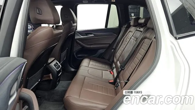 BMW iX3 — Фото автомобиля 23