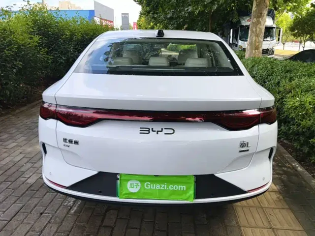BYD Qin L — Фото автомобиля 5