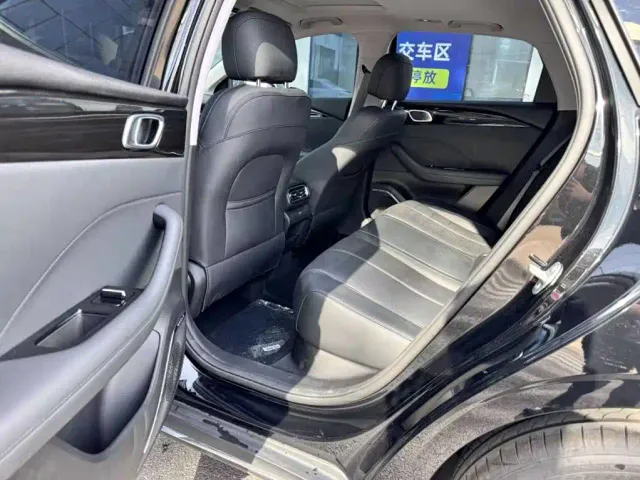 Geely Emgrand — Фото автомобиля 7