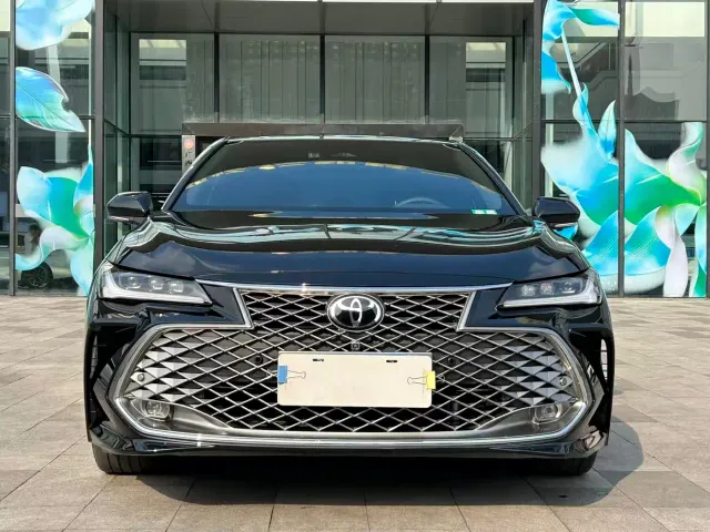 Toyota Avalon — Фото автомобиля 2