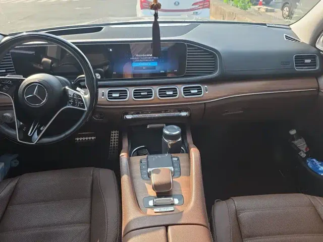 Mercedes-Benz GLS-Class — Фото автомобиля 12