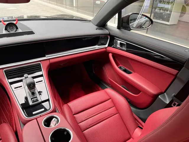 Porsche Panamera — Фото автомобиля 15