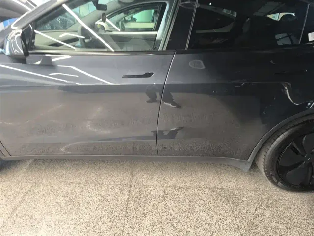 Tesla Model Y — Фото автомобиля 20