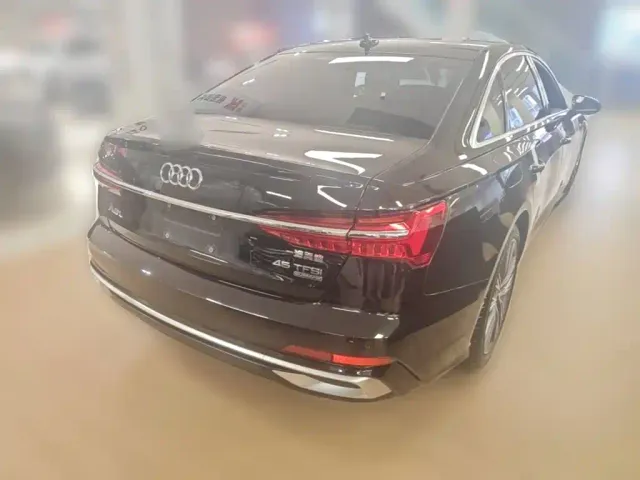 Audi A6L — Фото автомобиля 9