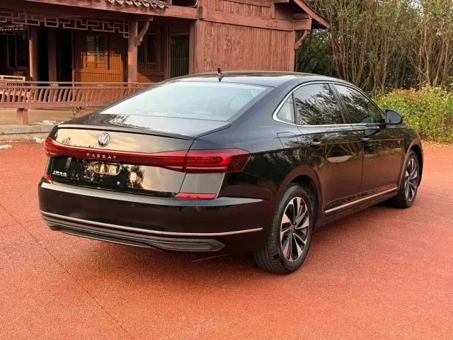 Volkswagen Passat — Фото автомобиля 9