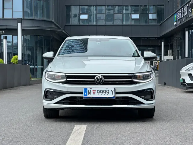 Volkswagen Bora — Фото автомобиля 2