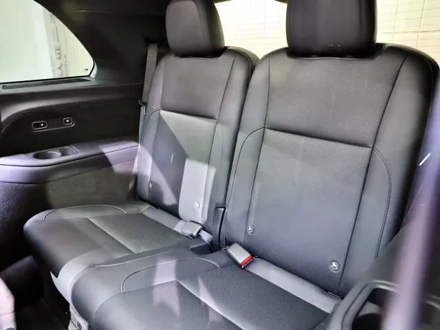 Li Auto L8 — Фото автомобиля 17