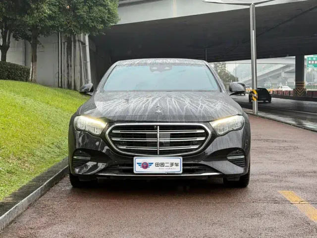 Mercedes-Benz E-Class — Фото автомобиля 2