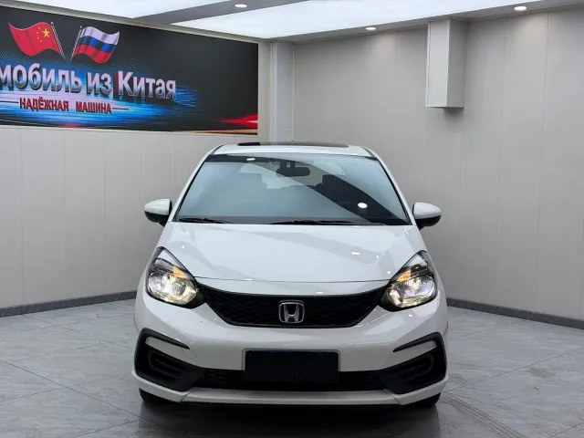 Honda Fit — Фото автомобиля 2