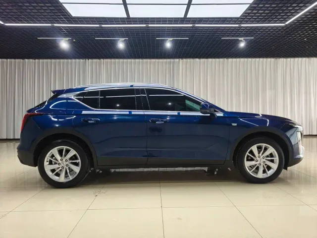 Cadillac GT4 — Фото автомобиля 4