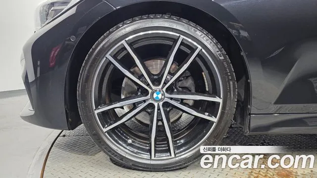 BMW 3-Series 3 серия (G20) 320i M Sport — Фото автомобиля 5
