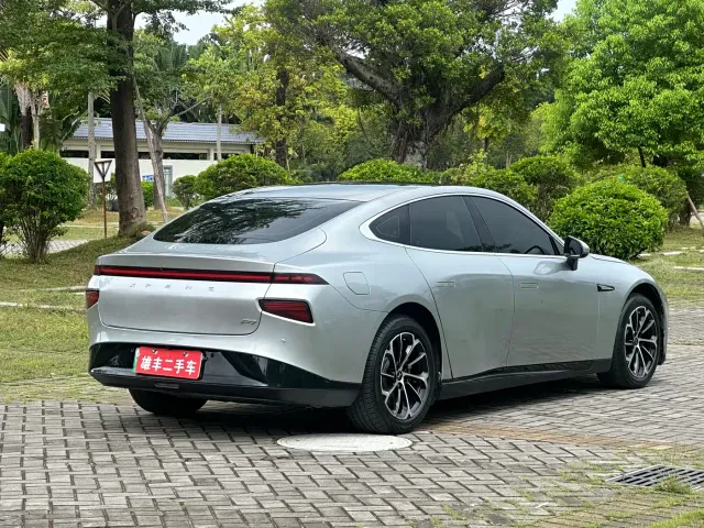 Xpeng P7 — Фото автомобиля 6