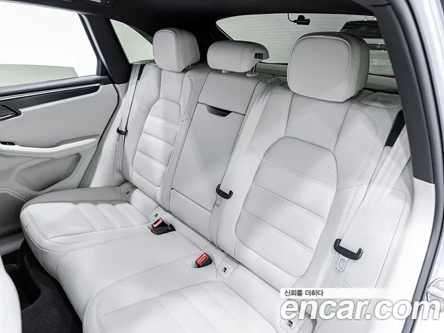 Porsche Macan — Фото автомобиля 19