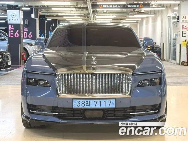 Rolls-Royce Spectre — Фото автомобиля 3