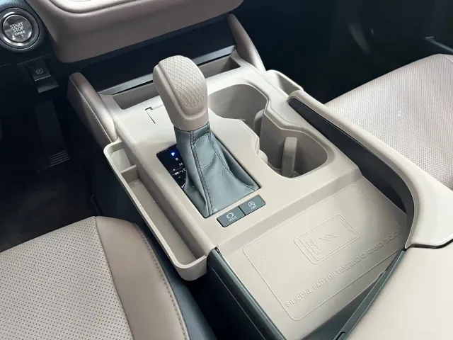 Lexus ES — Фото автомобиля 16
