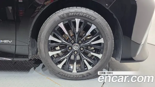 Toyota Alphard — Фото автомобиля 20