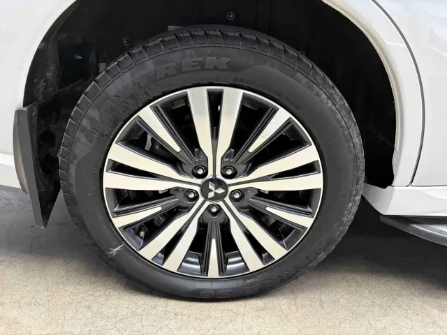 Mitsubishi Outlander — Фото автомобиля 16