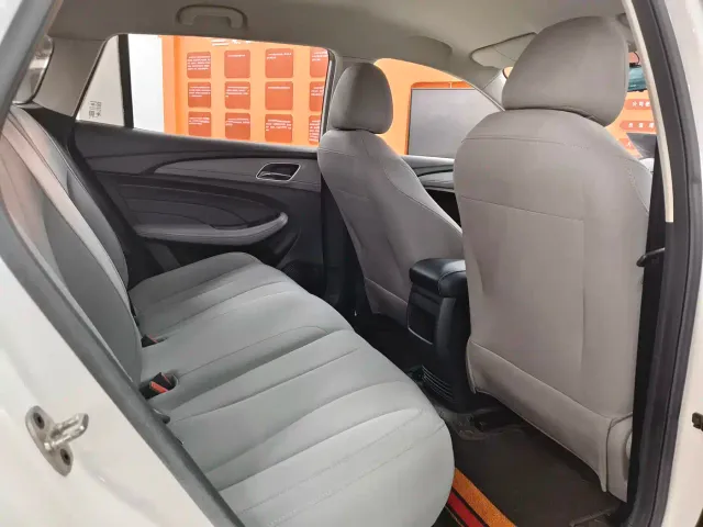 Roewe Ei5 — Фото автомобиля 8