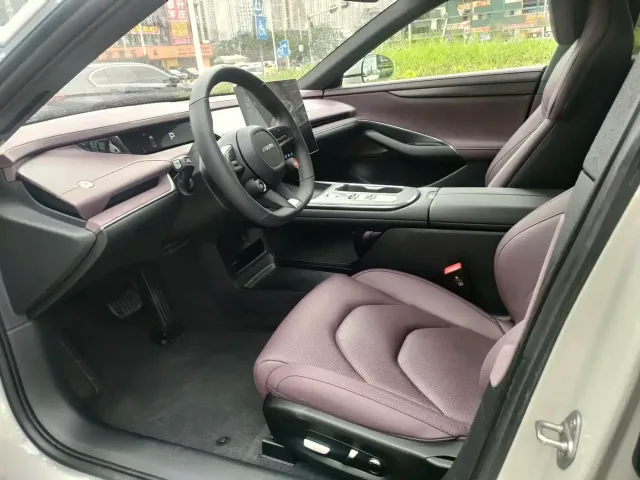 Xiaomi SU7 — Фото автомобиля 15