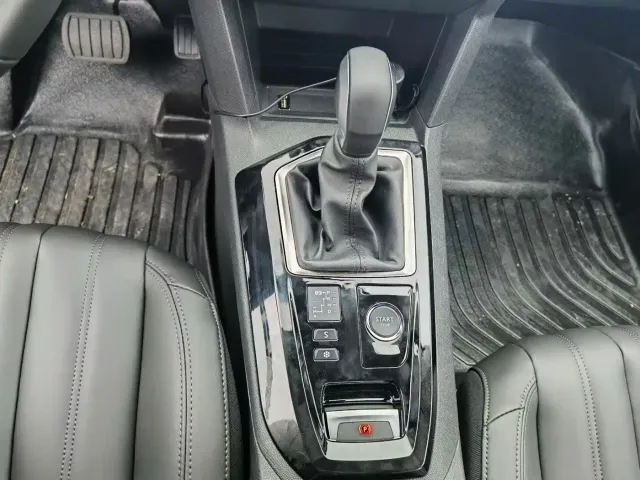 Peugeot 408 — Фото автомобиля 4