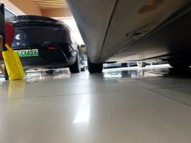 Tesla Model Y — Фото автомобиля 21